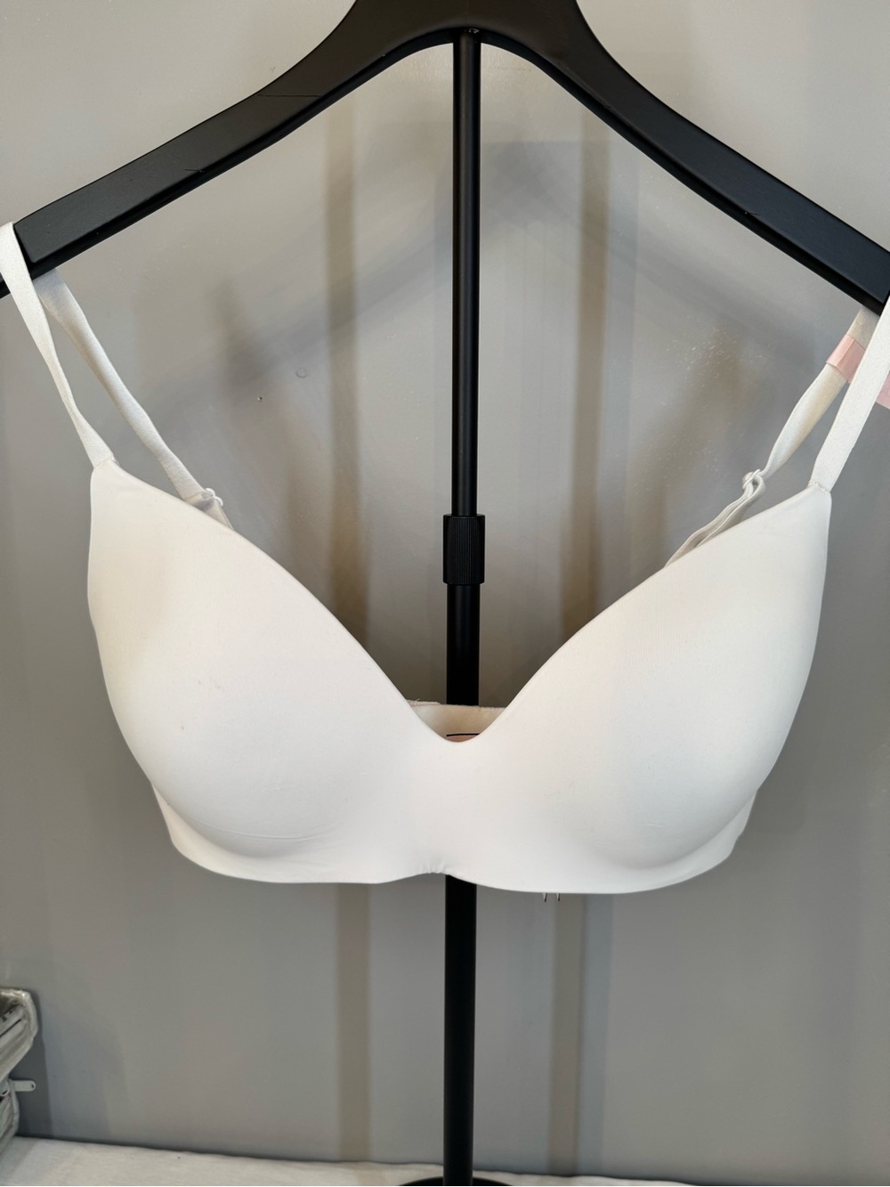Victoria's Secret White Lightly Padded T-Shirt Bra 36D